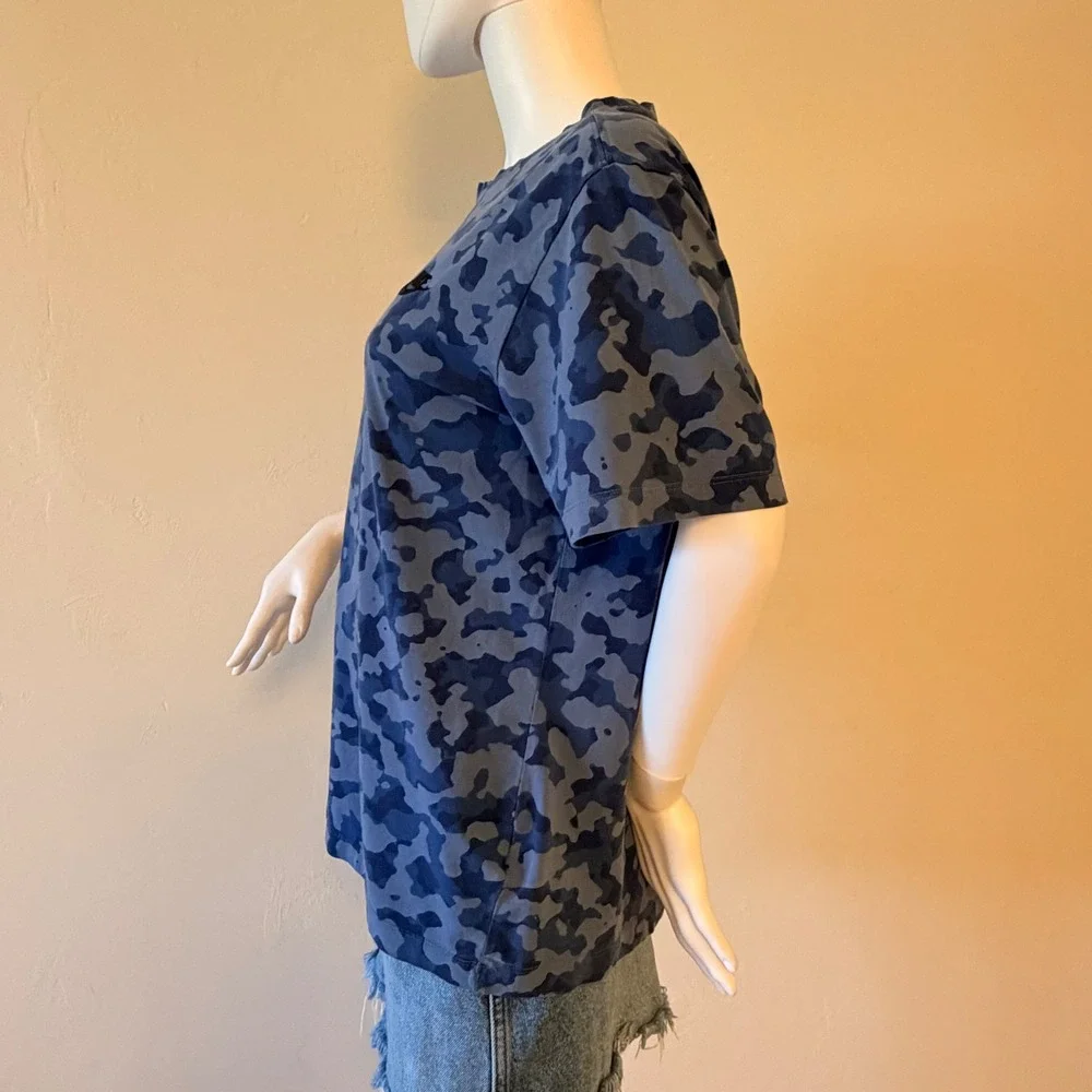 Nike‎ Women's Camo T-Shirt  Blue Camouflage Short Sleeve Cotton Tee Size L